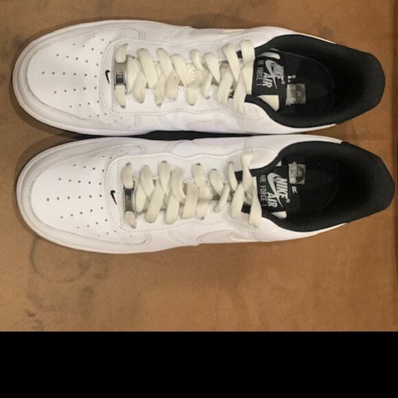 Nike Air Force One Men's Leather Sneaker - Picture 4 of 9